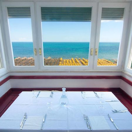 Hotel Nettuno 페자로 외부 사진