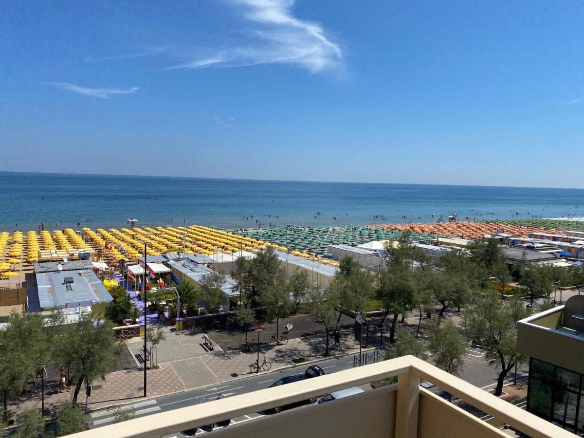 Hotel Nettuno 페자로 외부 사진