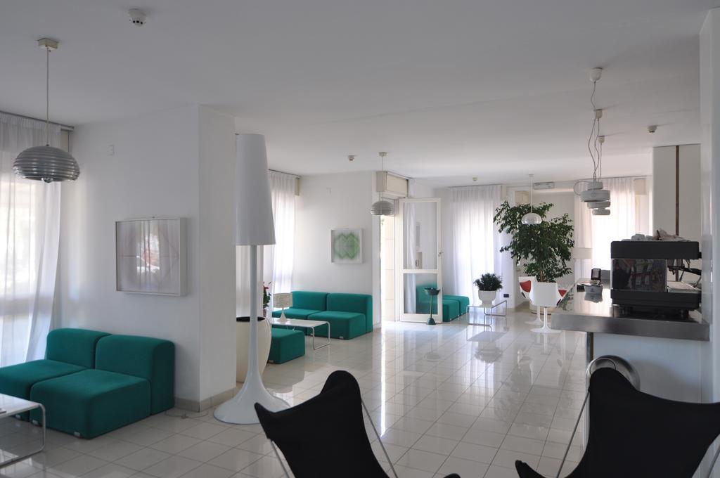Hotel Nettuno 페자로 외부 사진