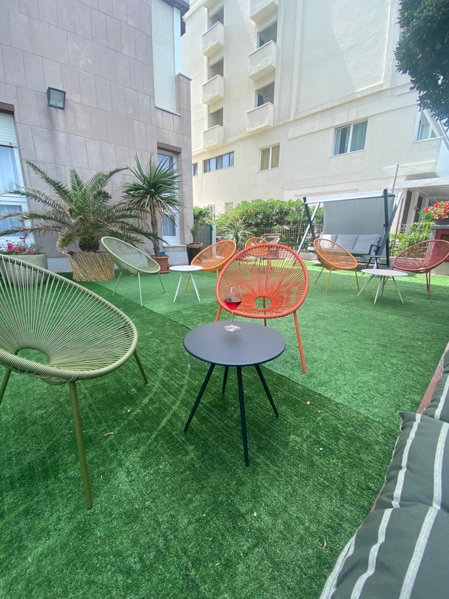 Hotel Nettuno 페자로 외부 사진