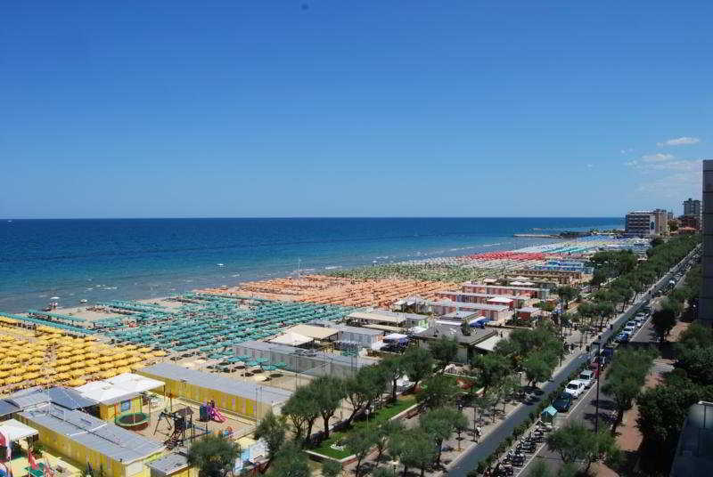 Hotel Nettuno 페자로 외부 사진