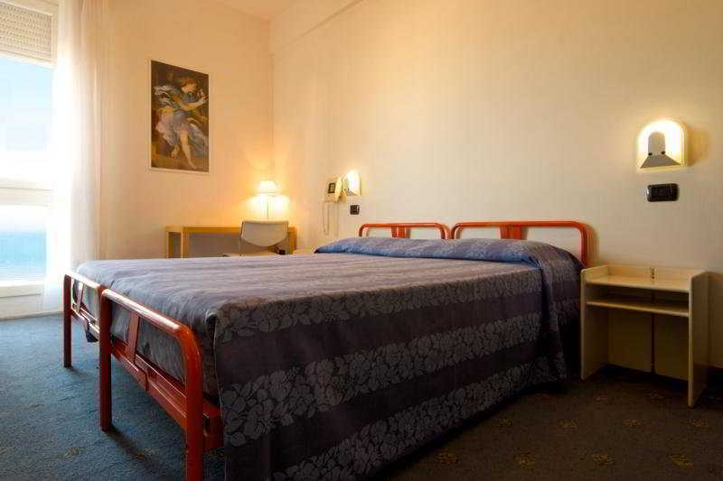 Hotel Nettuno 페자로 외부 사진