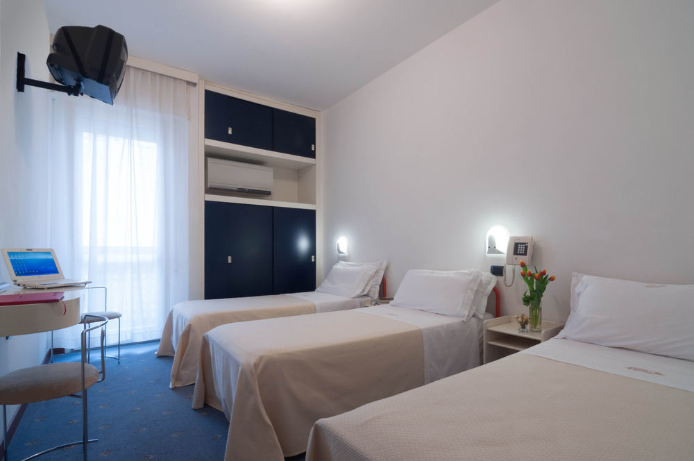 Hotel Nettuno 페자로 외부 사진