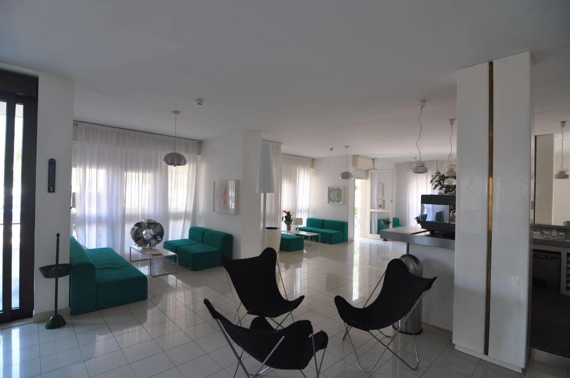 Hotel Nettuno 페자로 외부 사진