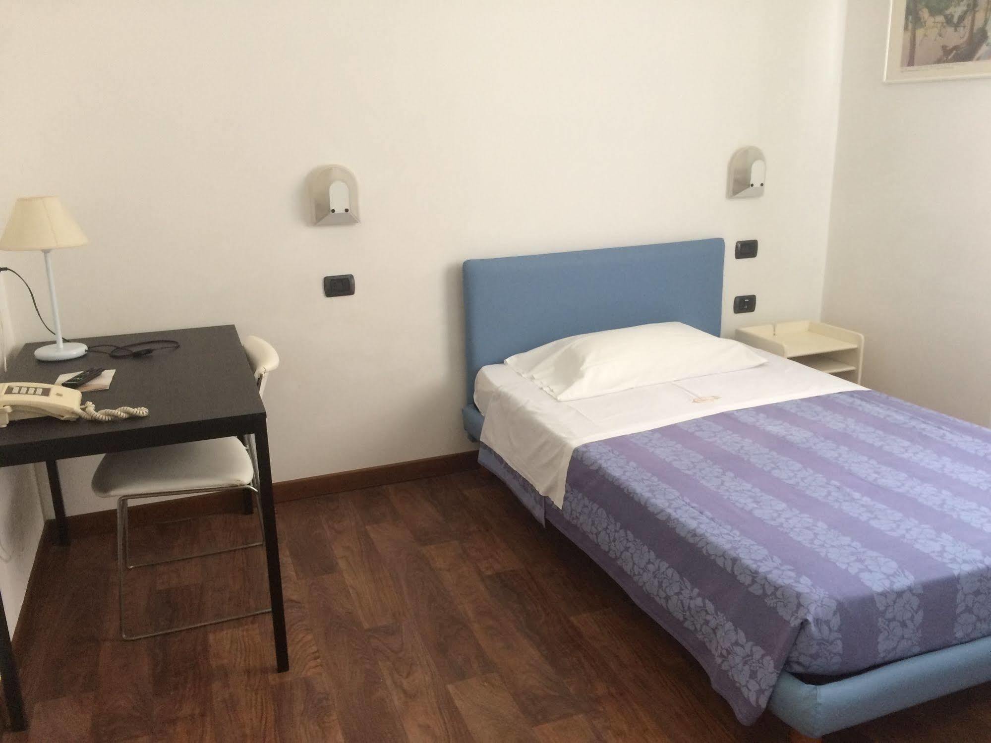Hotel Nettuno 페자로 외부 사진
