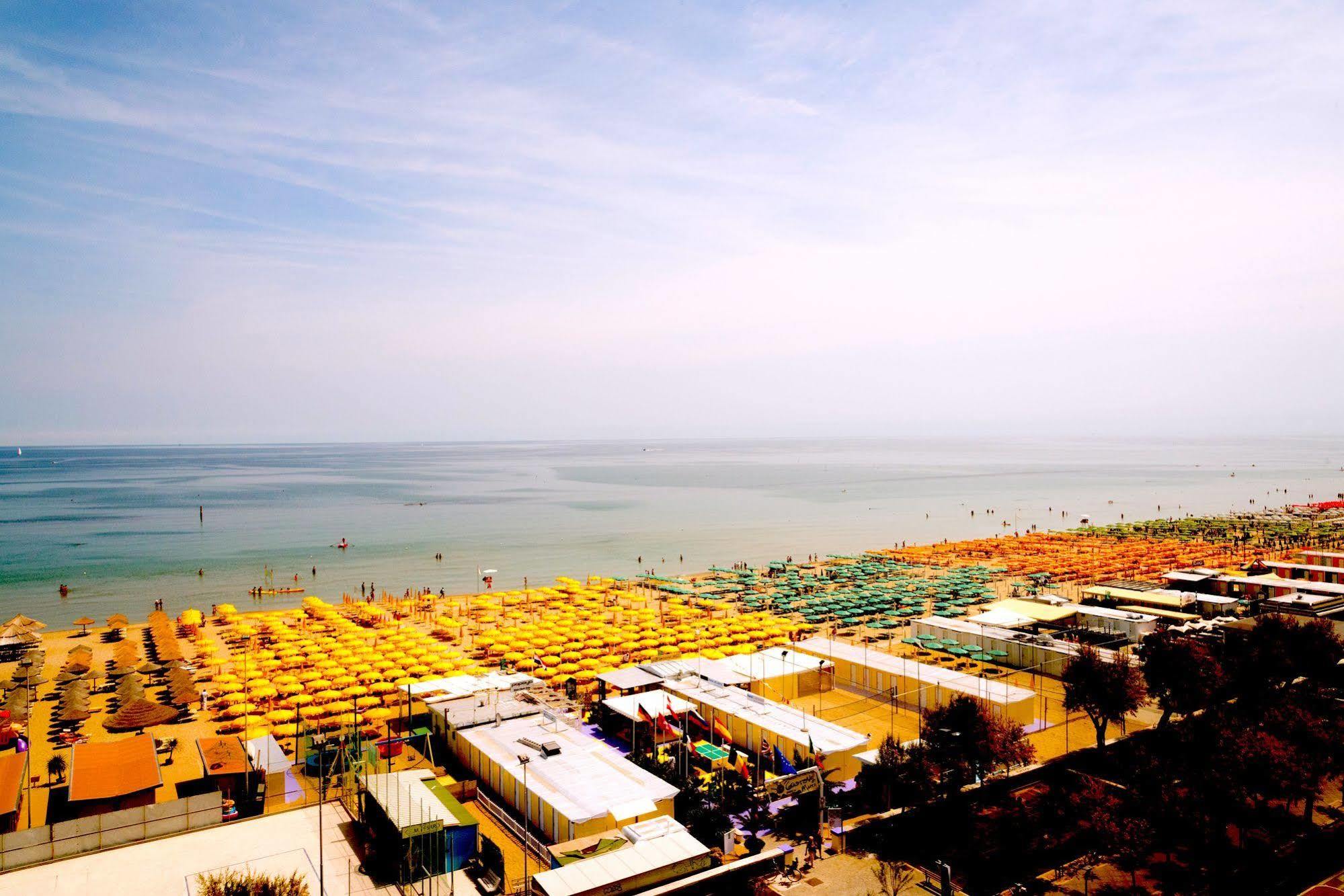 Hotel Nettuno 페자로 외부 사진