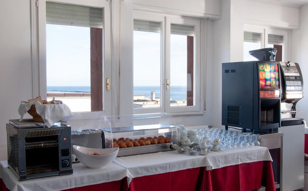 Hotel Nettuno 페자로 외부 사진