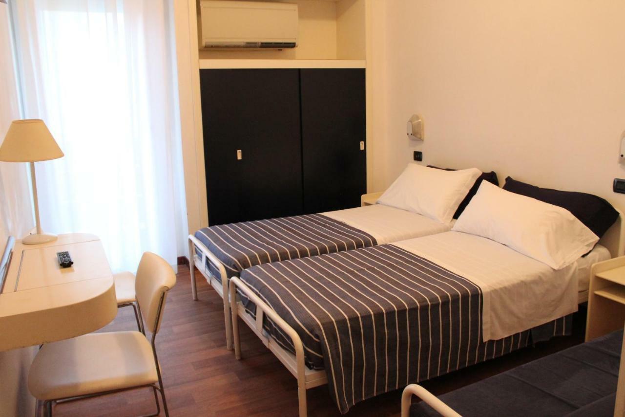 Hotel Nettuno 페자로 외부 사진