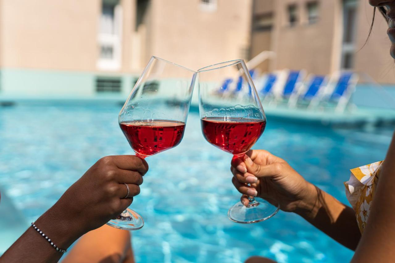 Hotel Nettuno 페자로 외부 사진